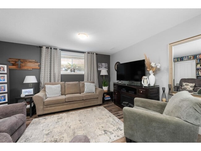 Building Photo - 6929-197A 197A St