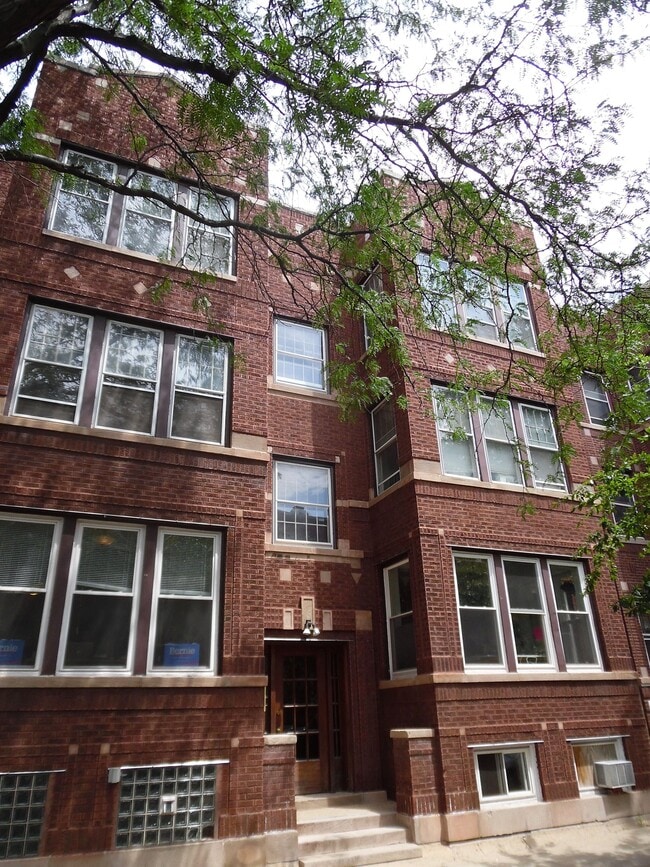 Photo - 1470 W Winnemac Ave (Chicago, IL) Apartment