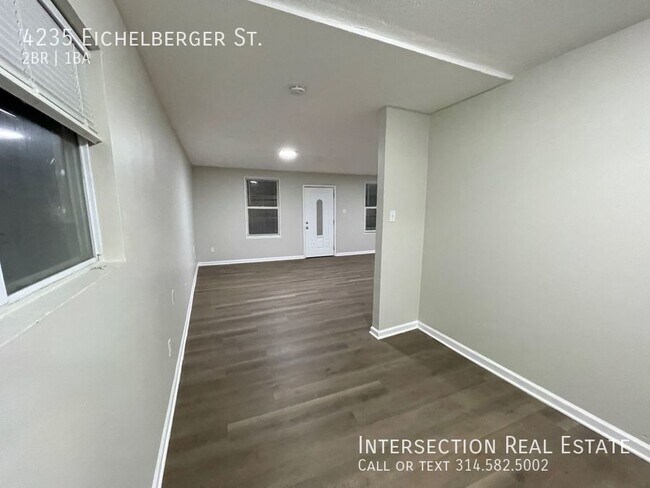 Building Photo - Cute Bevo Home With Large Yard