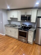 Building Photo - 16 Sycamore St