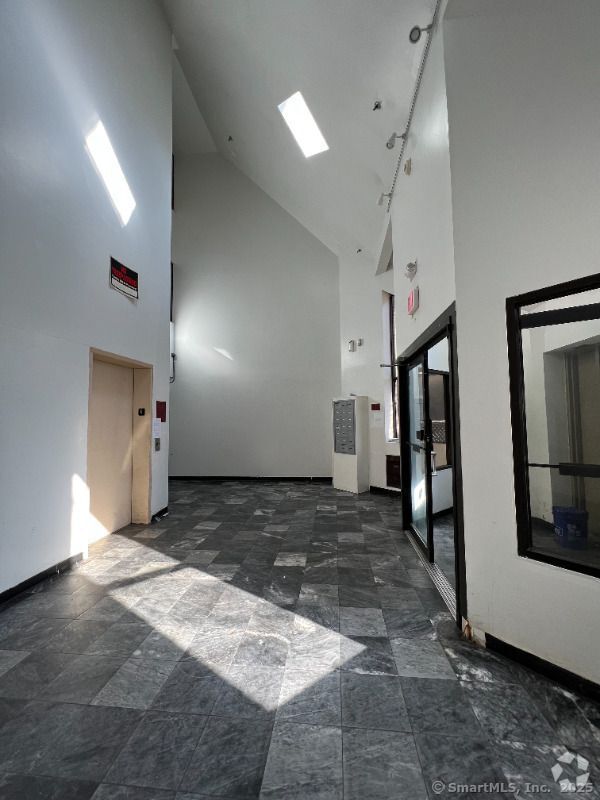 Building Photo - 183 Livingston Pl