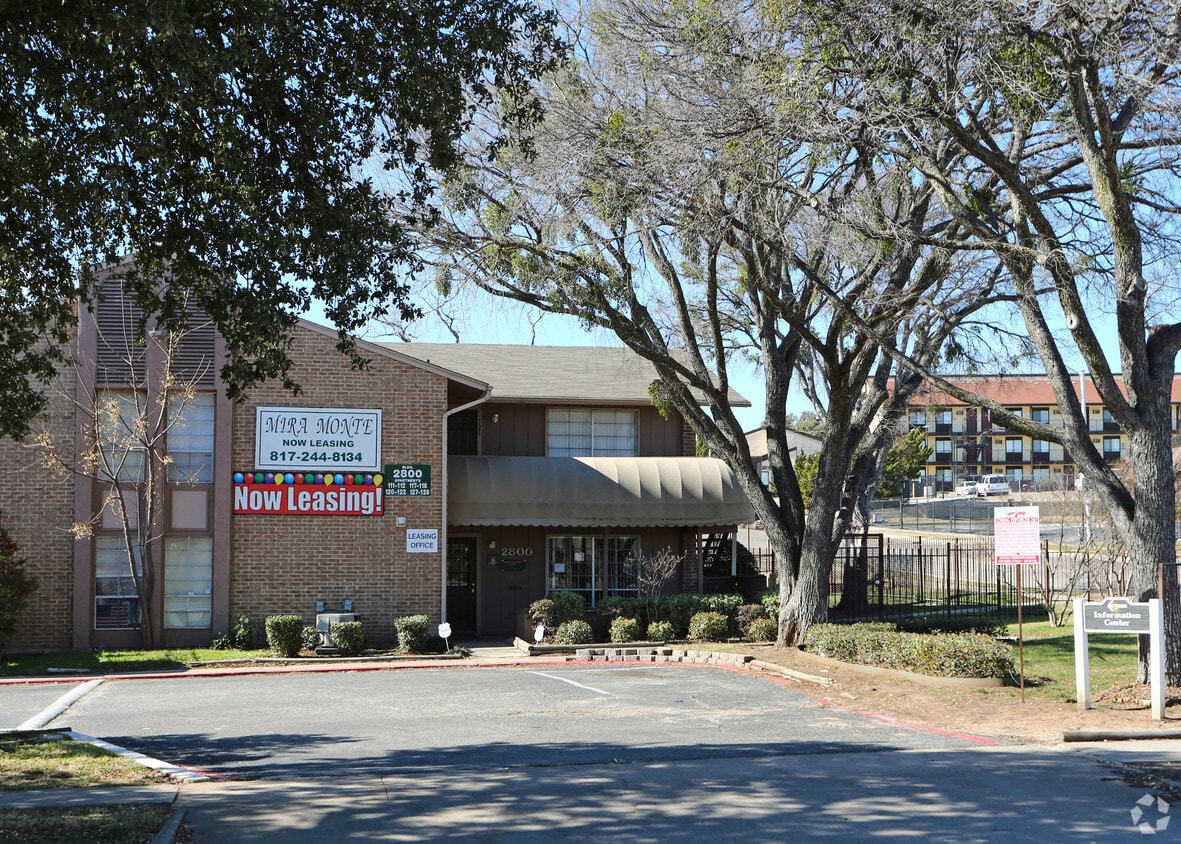 Primary Photo - Mira Monte Apartments