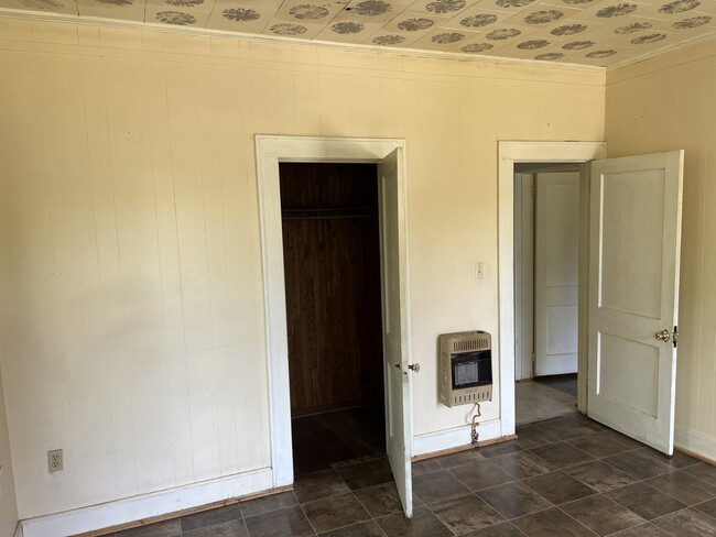 Bedroom 1 of 1 - 335 Caston Ave