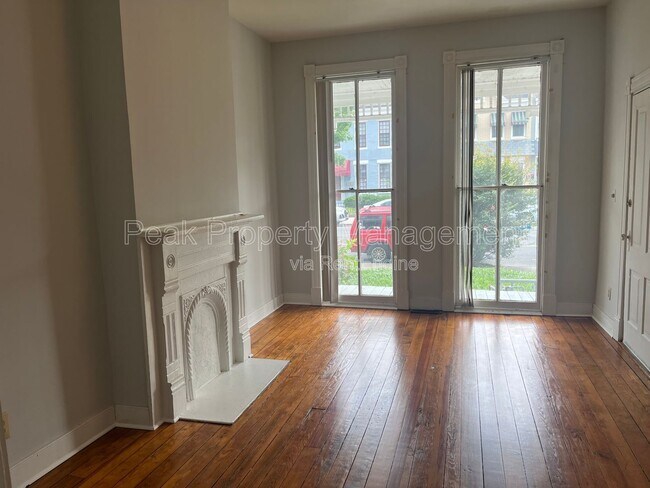 Foto del edificio - 2412 W Main St