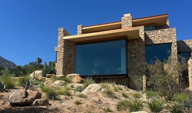 Foto del edificio - 2211 McNell Rd