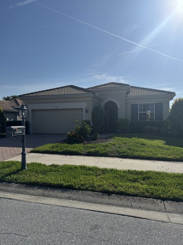 Primary Photo - 333 Cipriani Way