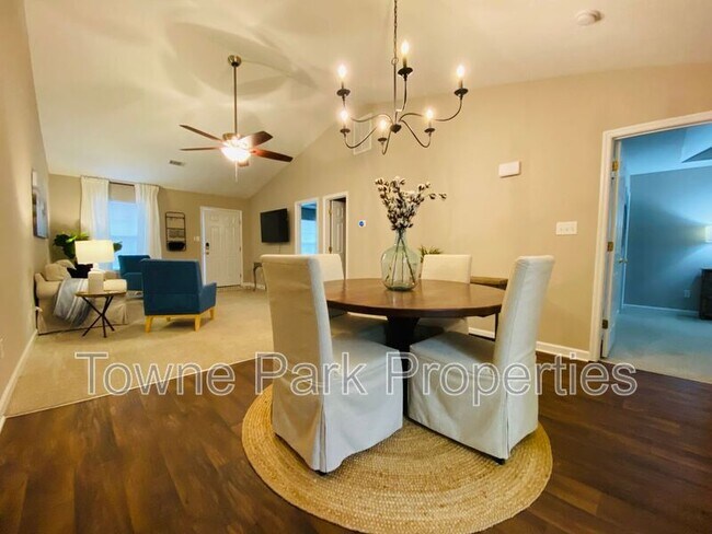 Foto del edificio - 326 Greendale Pl