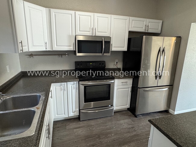 Building Photo - 18604 N 33rd Dr