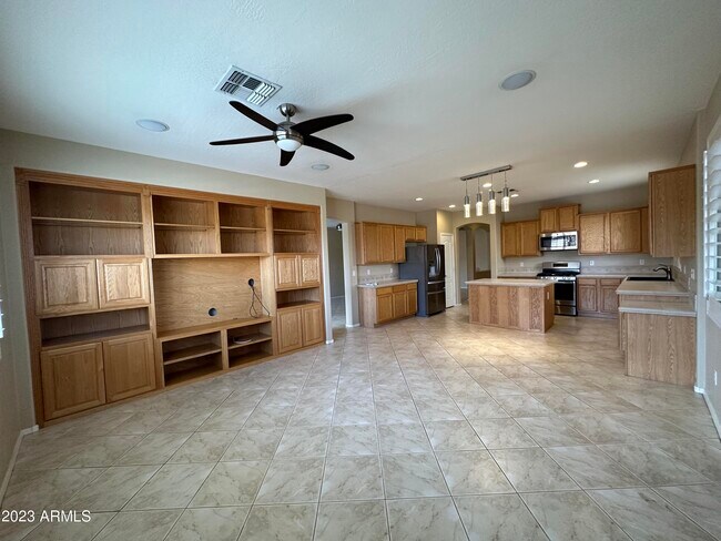 Foto del edificio - 1670 W Kingbird Dr
