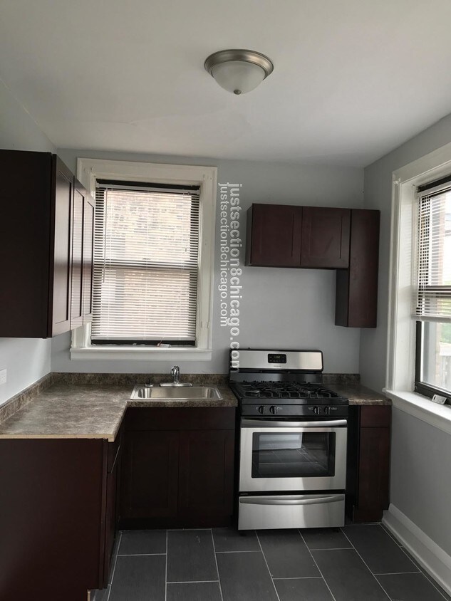 Primary Photo - 7212 S Bennett Ave