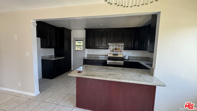 Foto del edificio - 15336 Ryon Ave