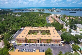 Building Photo - 12760 Indian Rocks Rd
