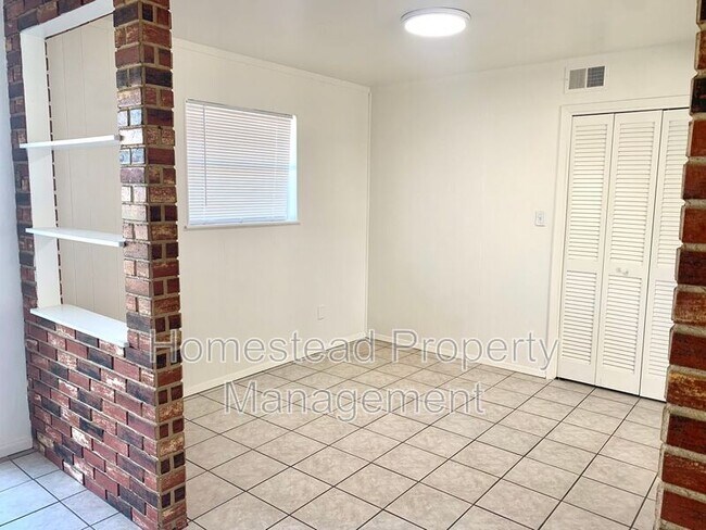 Building Photo - 433 NW 84th St