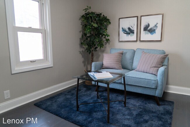 Foto del edificio - 4 br, 2 bath House - 60629 New Haven Rd