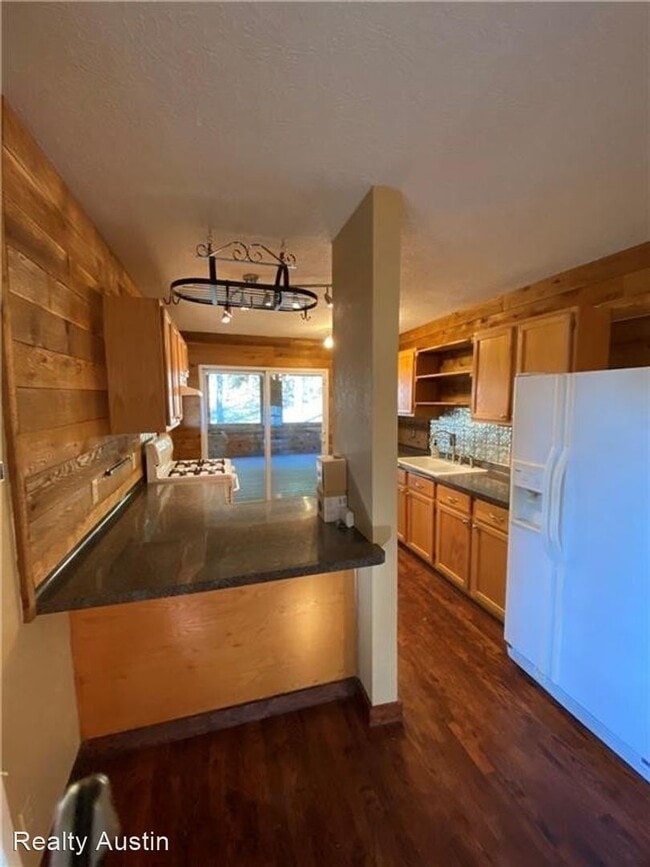 Building Photo - 3 br, 2 bath House - 3500 Oak Springs Drive