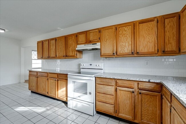 Foto del edificio - Spacious 3bed/1.5bath for rent!