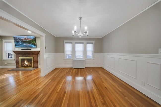 Building Photo - 52 Hovey St