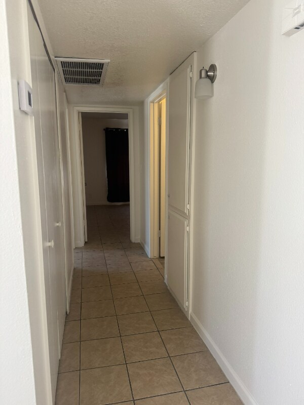 Foto del edificio - 1237 Sunny Ridge Dr