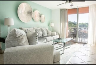 Building Photo - 19601 E Country Club Dr