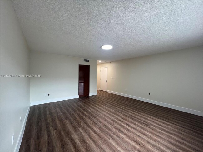 Foto del edificio - 21121 SW 85th Ave