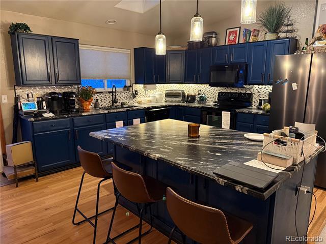 Building Photo - 445 Larkspur Dr