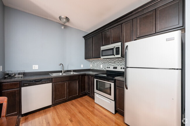 2BR, 2BA - 1,000SF - Kitchen - The Bleachers