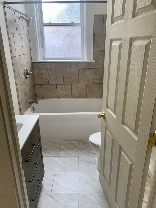 Building Photo - 550 Loras Blvd