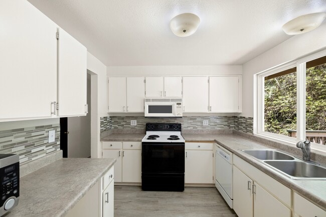 Foto del edificio - 5302 Bridget Ave SE