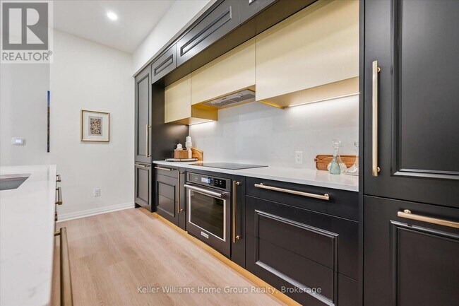 Building Photo - 6523 Wellington Rd 7