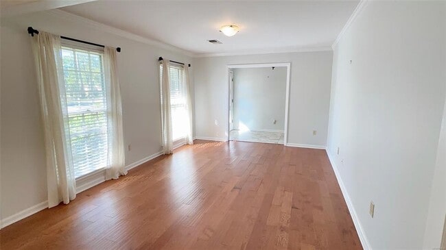 Building Photo - 1839 Croom Dr