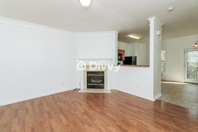 Building Photo - 654 Providence Pl SW