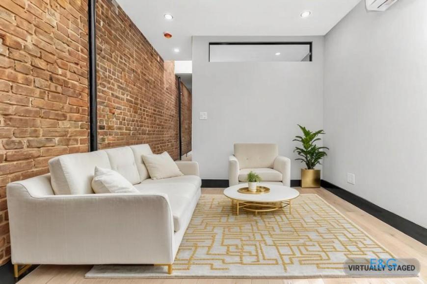 Foto principal - 3 bedroom in New York NY 10019