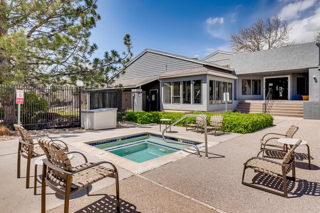 Building Photo - Overlook at Sunset Point