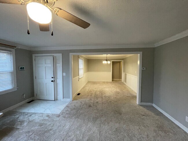 Building Photo - Spacious 5-Bedroom Home in Virginia Beach