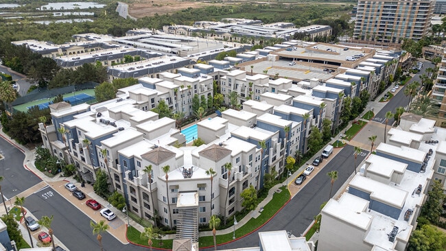 Building Photo - 1412 Scholarship