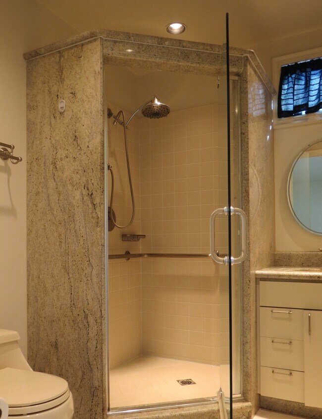 Foto del edificio - 2543 Oakes Dr