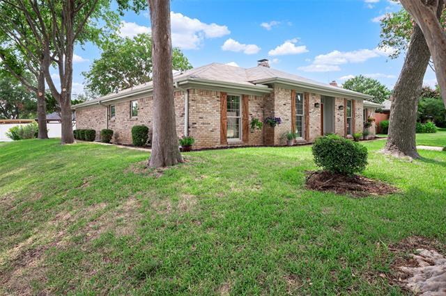 Building Photo - 1301 Huntington Dr