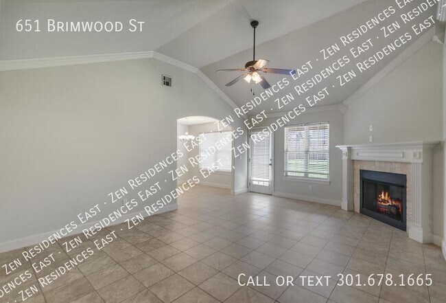 Foto del edificio - 651 Brimwood St