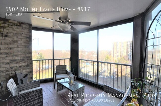 Foto del edificio - 5902 Mt Eagle Dr