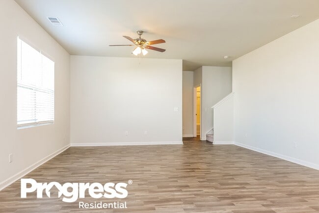 Building Photo - 621 Samuel