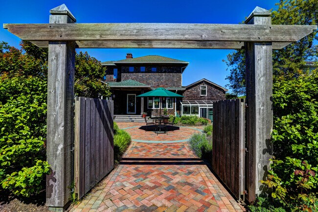 Foto del edificio - 3 Middle Pond Ln