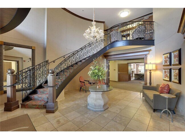Foto del edificio - 317 Groveland Ave