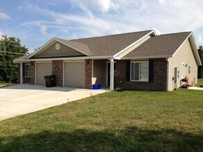 Building Photo - 201 W Christy Dr
