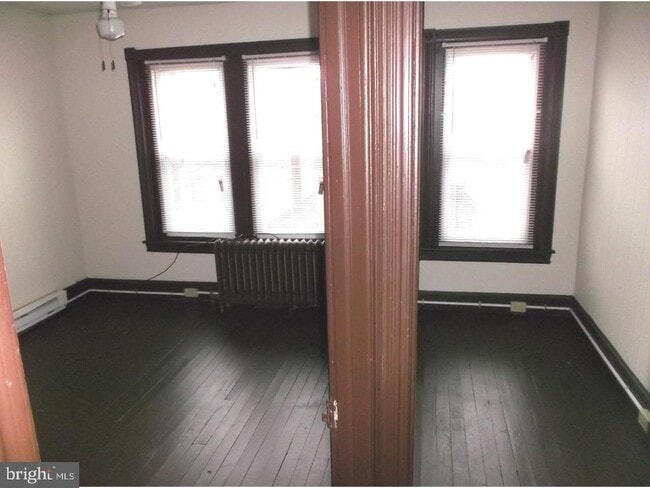 Building Photo - 23 E 2nd St