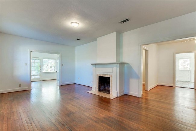 Foto del edificio - 1201 Enfield Rd