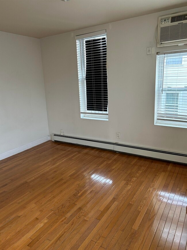 Foto del edificio - 6608 Polk St