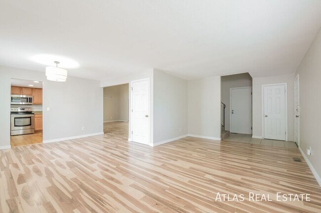 Building Photo - 16571 E Asbury Pl