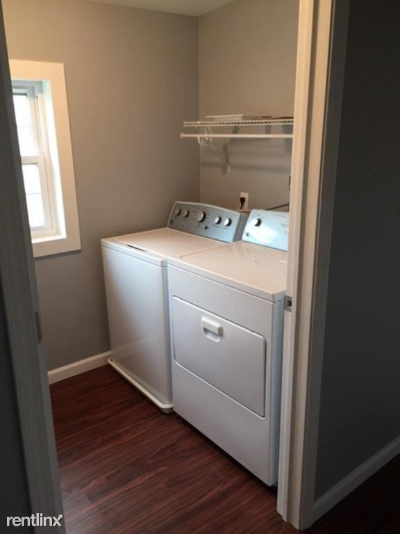 Building Photo - 1 br, 1 bath Apartment - 109 N Main St