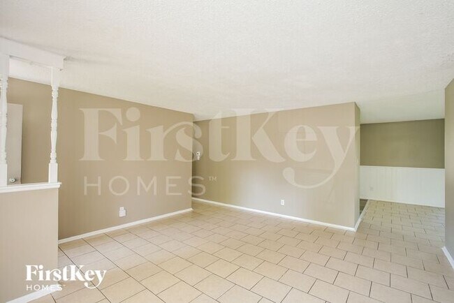Building Photo - 4044 Steinmetz Dr