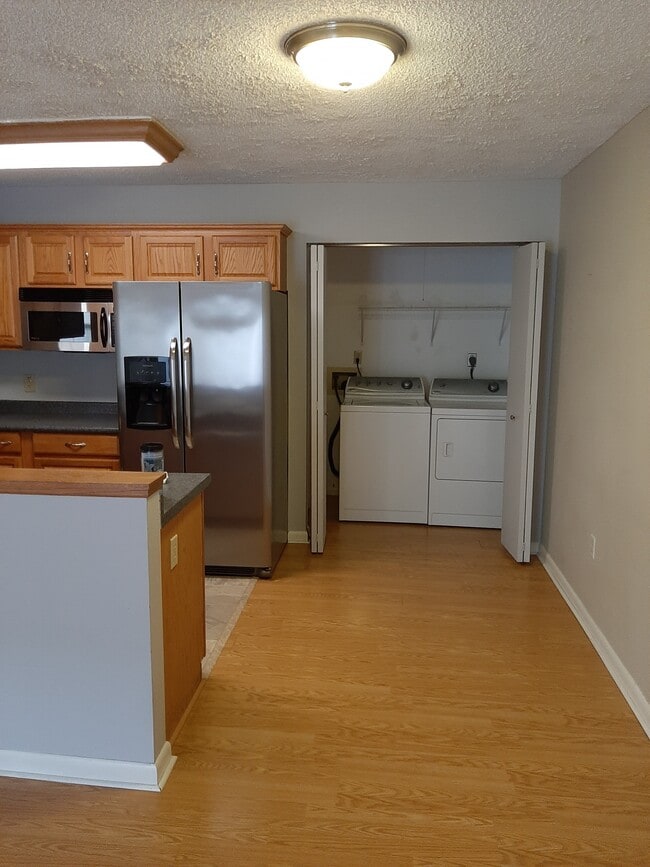 Foto del edificio - 582 Moull St